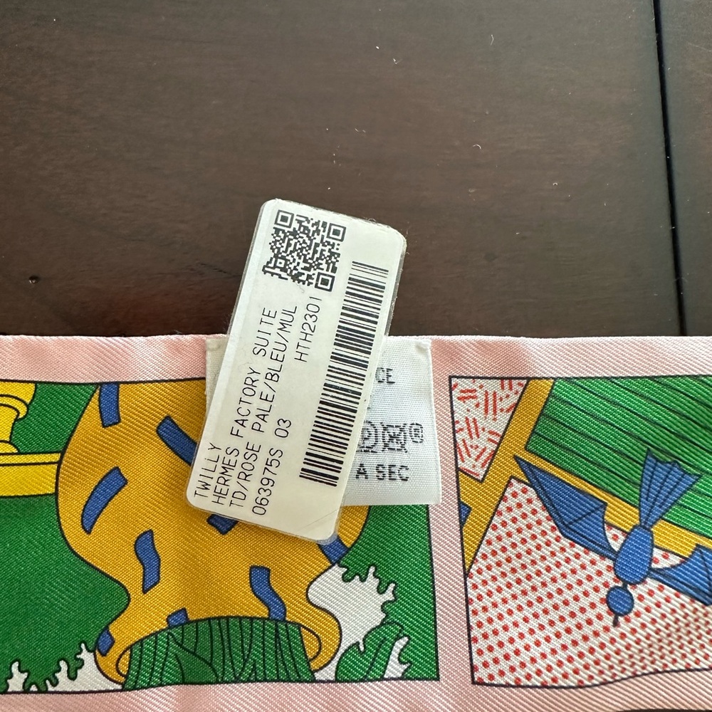 NWT Hermès Ladies Silk Bandanna/Twilly Scarf limited edition - Picture 2 of 9